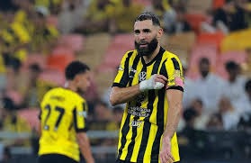 最傻还是快船！明明没有替补中锋他们还裁掉了这位顶级潜力股？