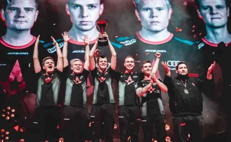 了一个赛季 了一个赛季