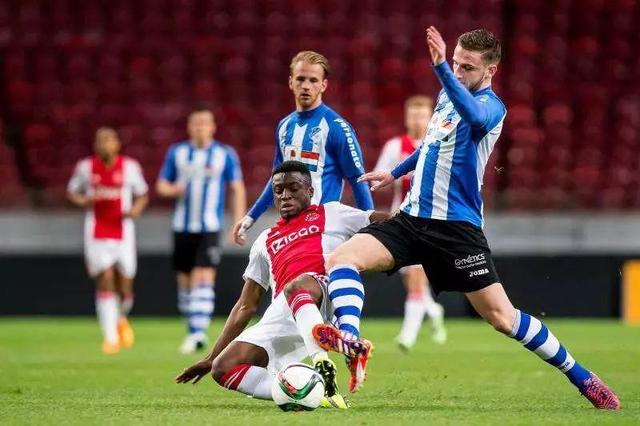 特别是在紧 特别是在紧